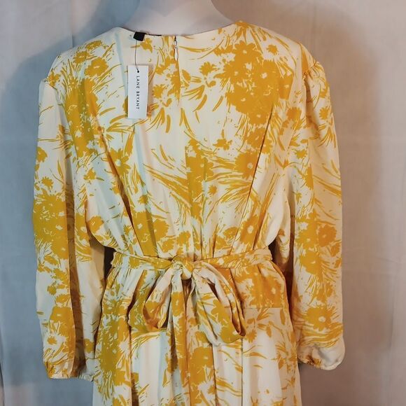 Lane Bryant Floral Faux Wrap Maxi Dress in Yellow and White - Picture 6 of 9